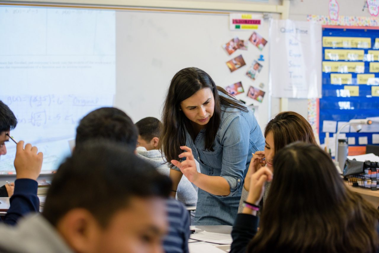Ollin Teacher with students in the classroom