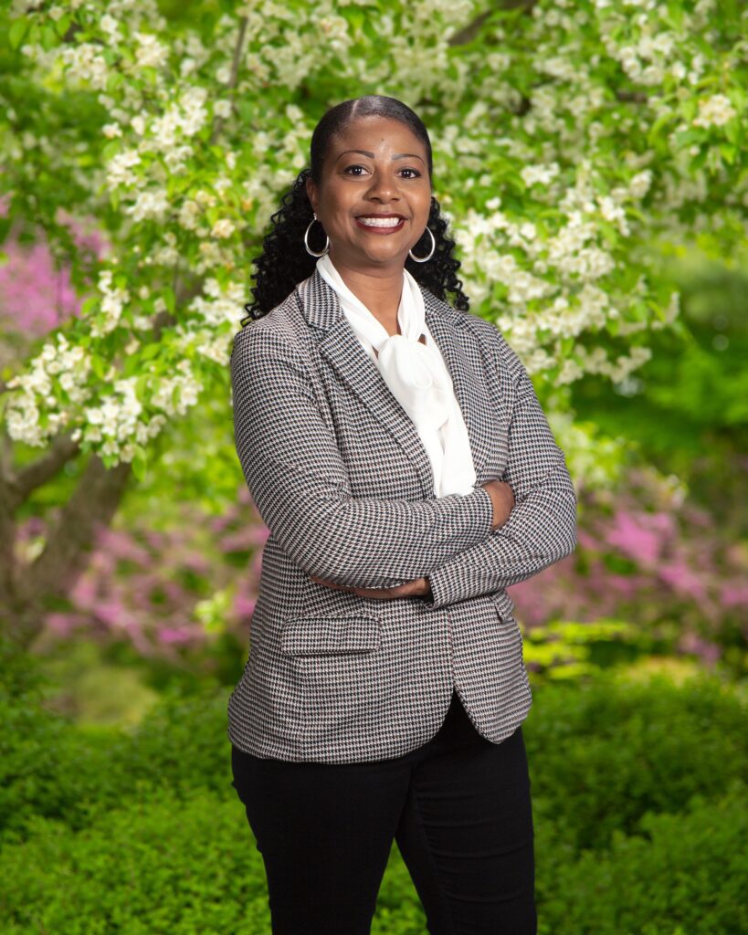 Headshot of Dr. Rosalyn Robinson